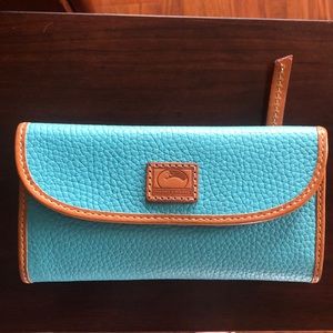 Dooney & Bourke Tri-Fold Wallet EUC!